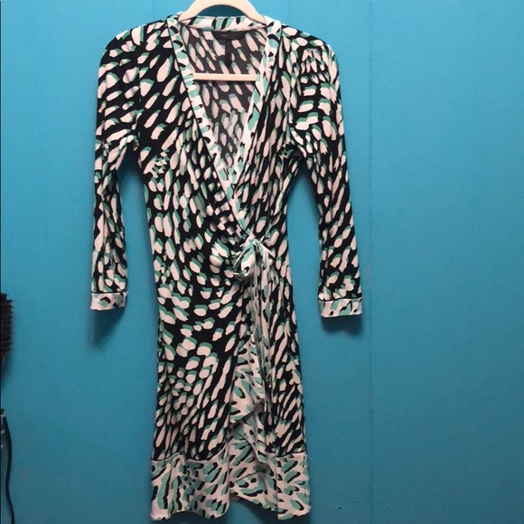 BCBG MAXAZRIA wrap dress. Sz Small - Picture 2 of 4